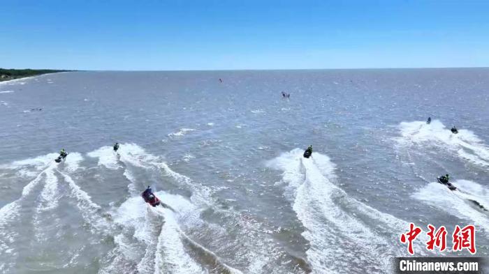 2025中国·鸡西兴凯湖全国帆板与摩托艇开幕：新