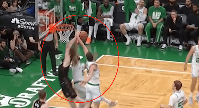 怀特防守预判无缝覆盖多位置 75抢断93盖帽创队史