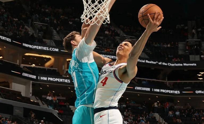 NBA次轮秀闪耀赛场：大龄新秀逆袭成关键角色