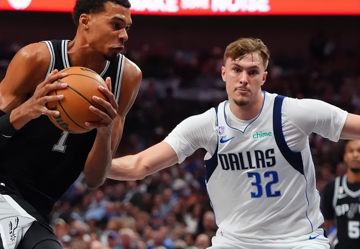 状元新秀赛季得分篮板助攻纪录：贝拉米与罗伯