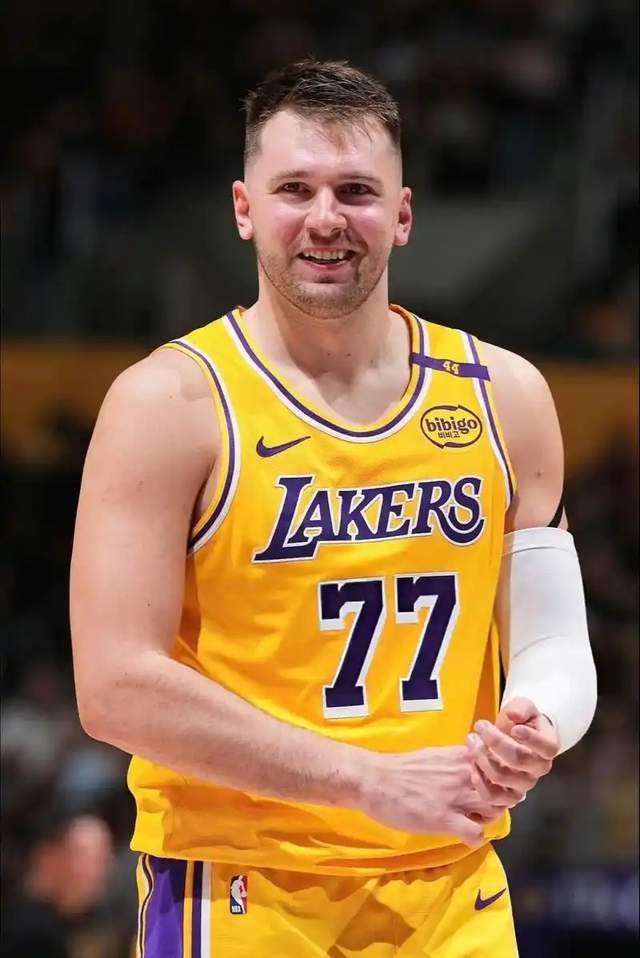 东契奇被独行侠交易后适应湖人环境 养伤回欧洲