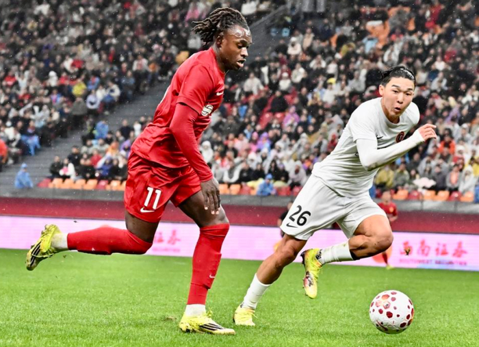 重庆铜梁龙首胜登顶中超积分榜