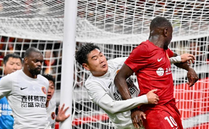 重庆铜梁龙首胜登顶中超积分榜