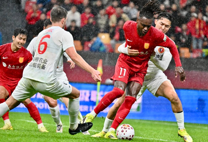 重庆铜梁龙首胜登顶中超积分榜